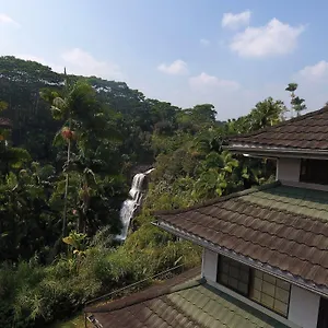 The At Kulaniapia Falls **** Hilo
